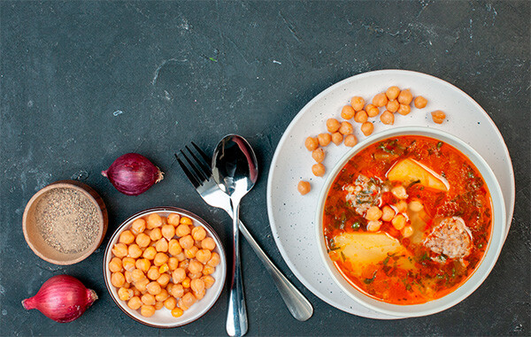 Receta guisado de pavo y garbanzos con AOVE Oro del Desierto